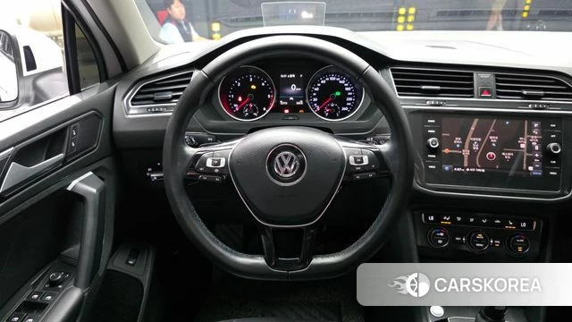 Volkswagen Tiguan second Generation 2020 Белый из Кореи, фото 4