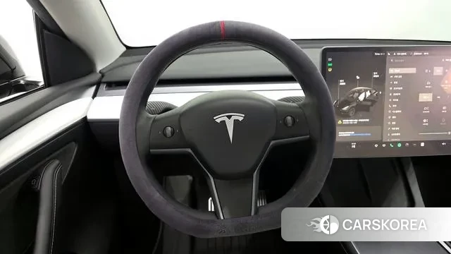 Tesla Model Y 2024 Черный из Кореи, фото 4