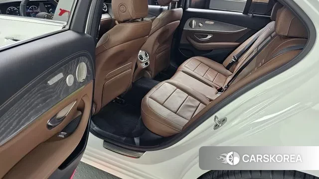 Mercedes-Benz E-Class W213 2022 Белый из Кореи, фото 4