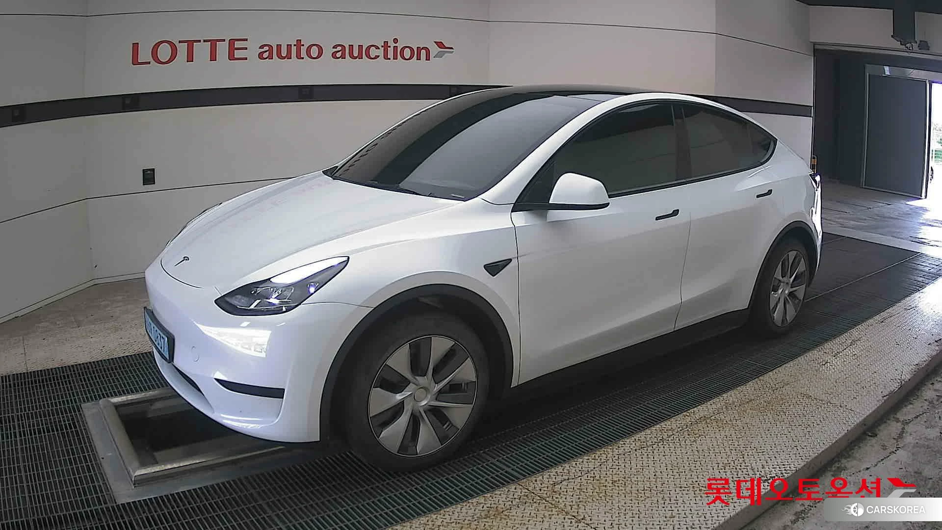 Tesla Model Y RWD 2023 Белый из Кореи, фото 4