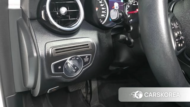 Mercedes-Benz C-Class W205 2019 Белый из Кореи, фото 4