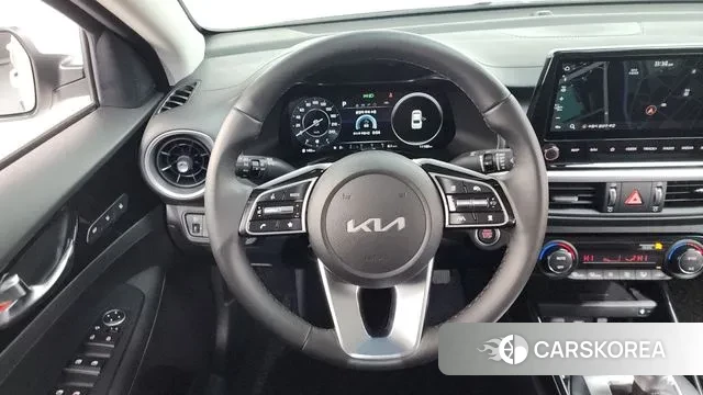 Kia The New K3 2nd generation 2022 Белый из Кореи, фото 4