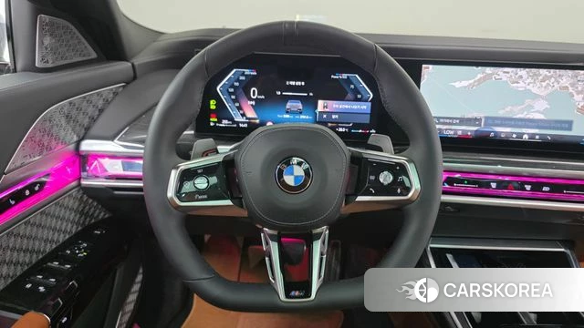 BMW 7 Series (G70) 2026 Светло-серебряный цвет из Кореи, фото 4