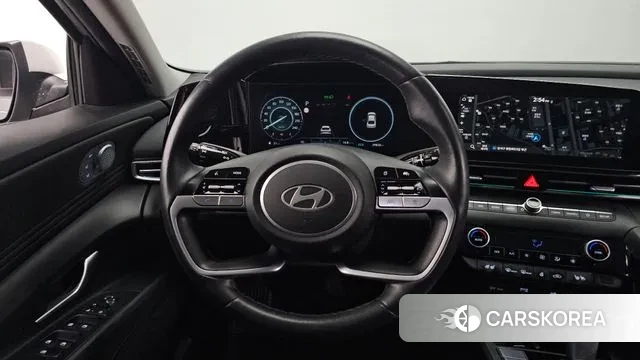 Hyundai The New Avante (CN7) 2023 Серебристо-серый из Кореи, фото 4