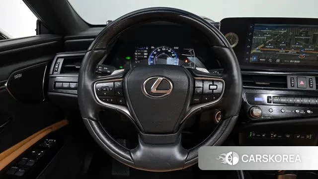 Lexus ES300h 7th generation 2023 Белый из Кореи, фото 4