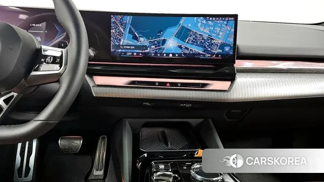 BMW 5 Series (G60) 2023 Белый из Кореи, фото 4