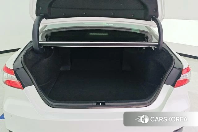 Toyota Camry 2021 Белый из Китая, фото 3