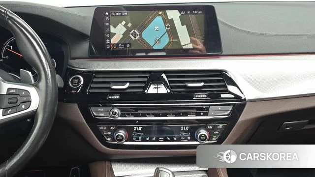 BMW 5 Series (G30) 2018 Черный из Кореи, фото 4