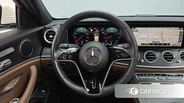 Mercedes-Benz E-Class W213 2023 Белый из Кореи, фото 4