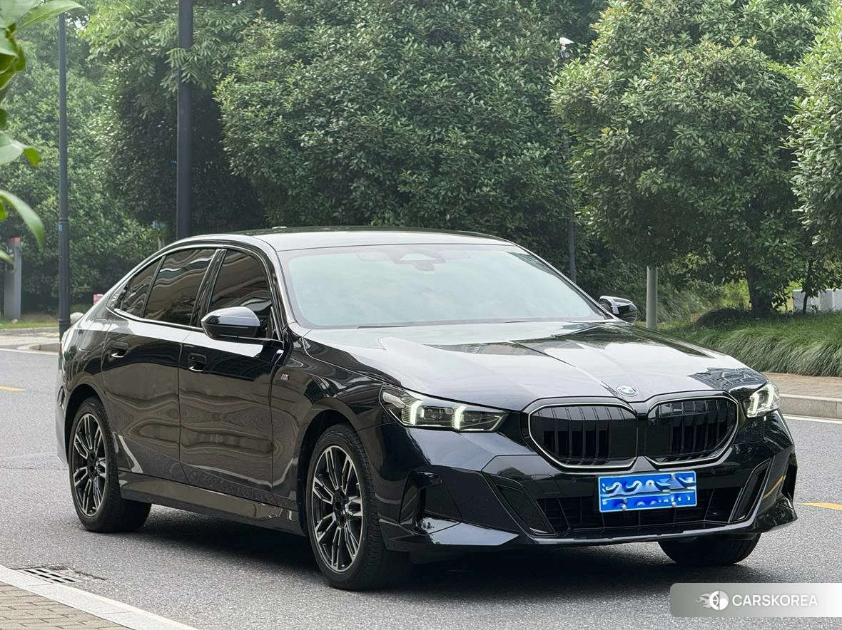 BMW 5 series 2024 Черный из Китая, фото 4
