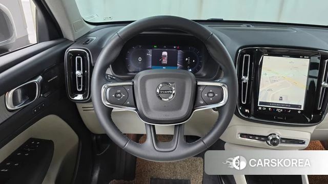 Volvo XC40 2024 Серебристо-серый из Кореи, фото 4