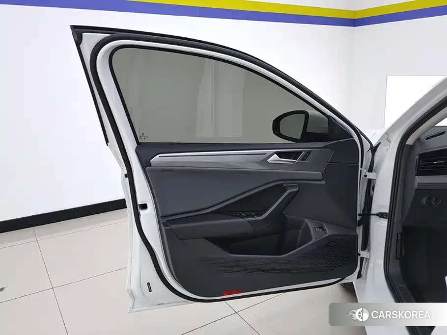 Volkswagen Sagitar 2024 Белый из Китая, фото 4