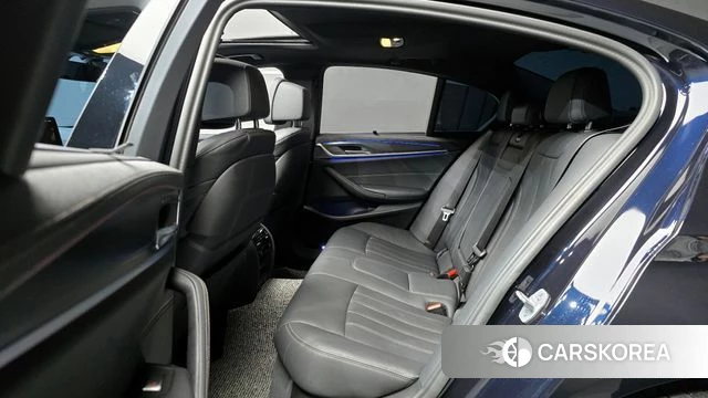 BMW 5 Series (G30) 2023 Черный из Кореи, фото 4