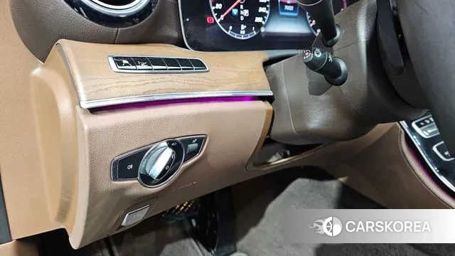 Mercedes-Benz E-Class W213 2018 Серый из Кореи, фото 4