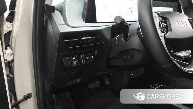 Kia EV6 2023 Жемчужный цвет из Кореи, фото 4