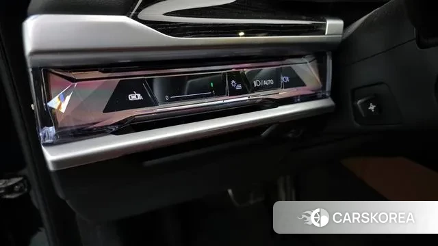 BMW 7 Series (G70) 2025 Черный из Кореи, фото 4