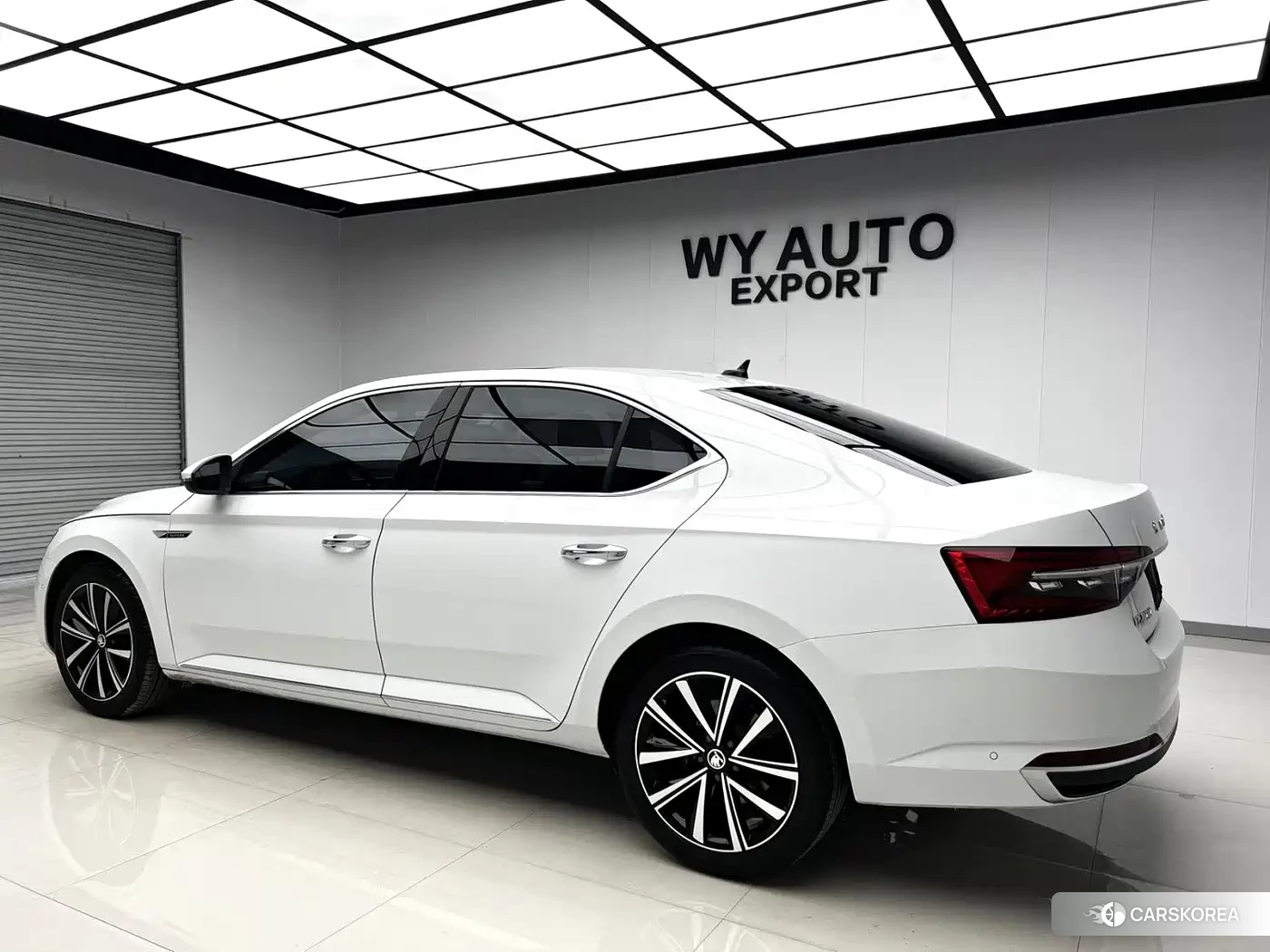 Skoda Superb 2024 Белый из Китая, фото 4