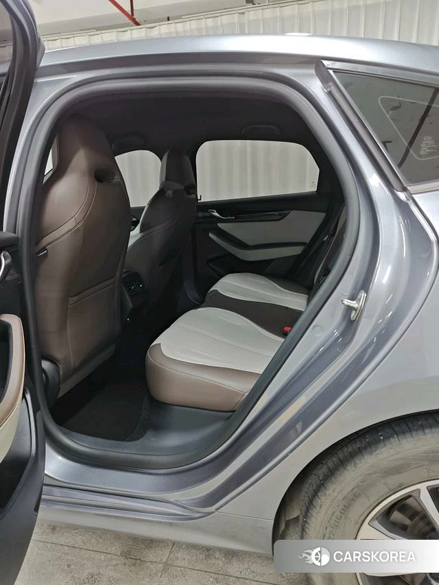 BYD Qin PLUS DM 2024 Темно-серый из Китая, фото 4