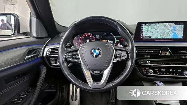 BMW 5 Series (G30) 2018 Белый из Кореи, фото 4