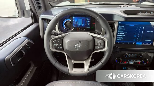 Ford Bronco 6th Generation 2023 Серебристо-серый из Кореи, фото 4