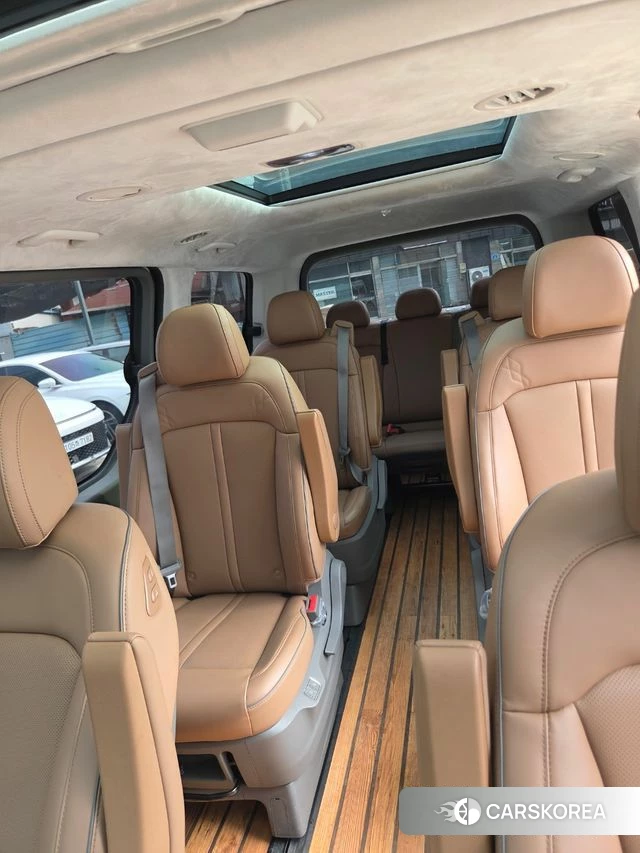 Hyundai Staria 2025 Белый из Кореи, фото 4