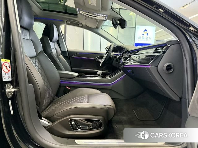 Audi A8 2021 Черный из Китая, фото 4
