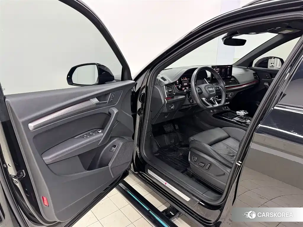 Audi Q5L 2023 Черный из Китая, фото 4