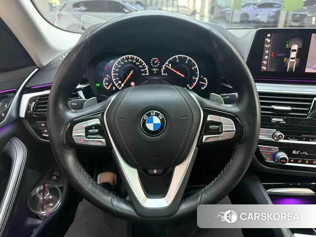 BMW 5 Series (G30) 2019 Белый из Кореи, фото 4