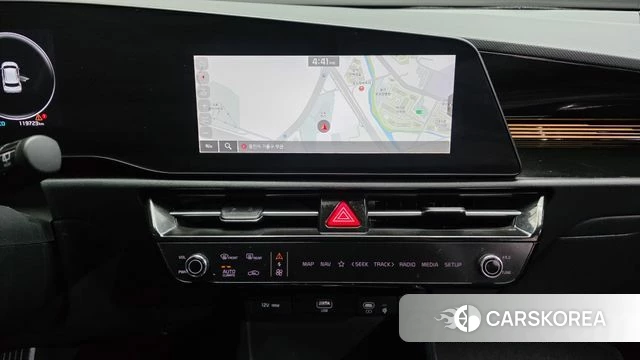 Kia Di Ol Nu Niro 2022 Белый из Кореи, фото 4