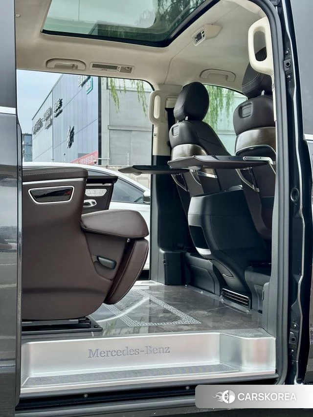 Mercedes-Benz V-class 2021 Серебристо-серый из Китая, фото 4