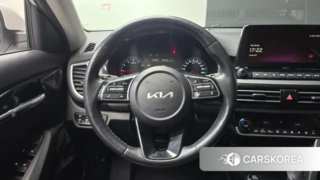 Kia Seltos 2022 Белый из Кореи, фото 4