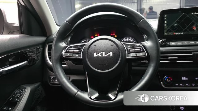 Kia Seltos 2022 Белый из Кореи, фото 4