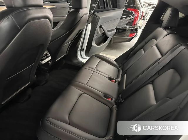 Tesla Model Y 2023 Белый из Кореи, фото 4