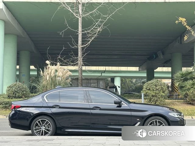 BMW 5 series 2024 Черный из Китая, фото 4