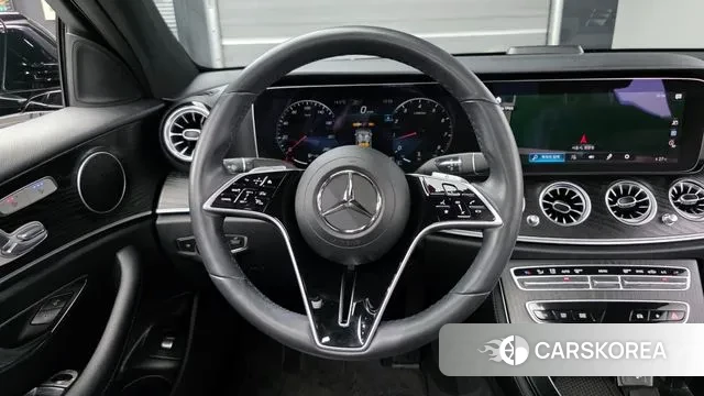 Mercedes-Benz E-Class W213 2023 Черный из Кореи, фото 4