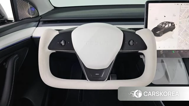 Tesla Model Y 2024 Черный из Кореи, фото 4