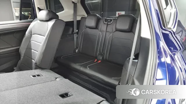 Volkswagen Tiguan Allspace 2023 Синий из Кореи, фото 4