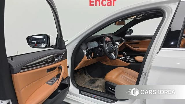 BMW 5 Series (G30) 2022 Белый из Кореи, фото 4