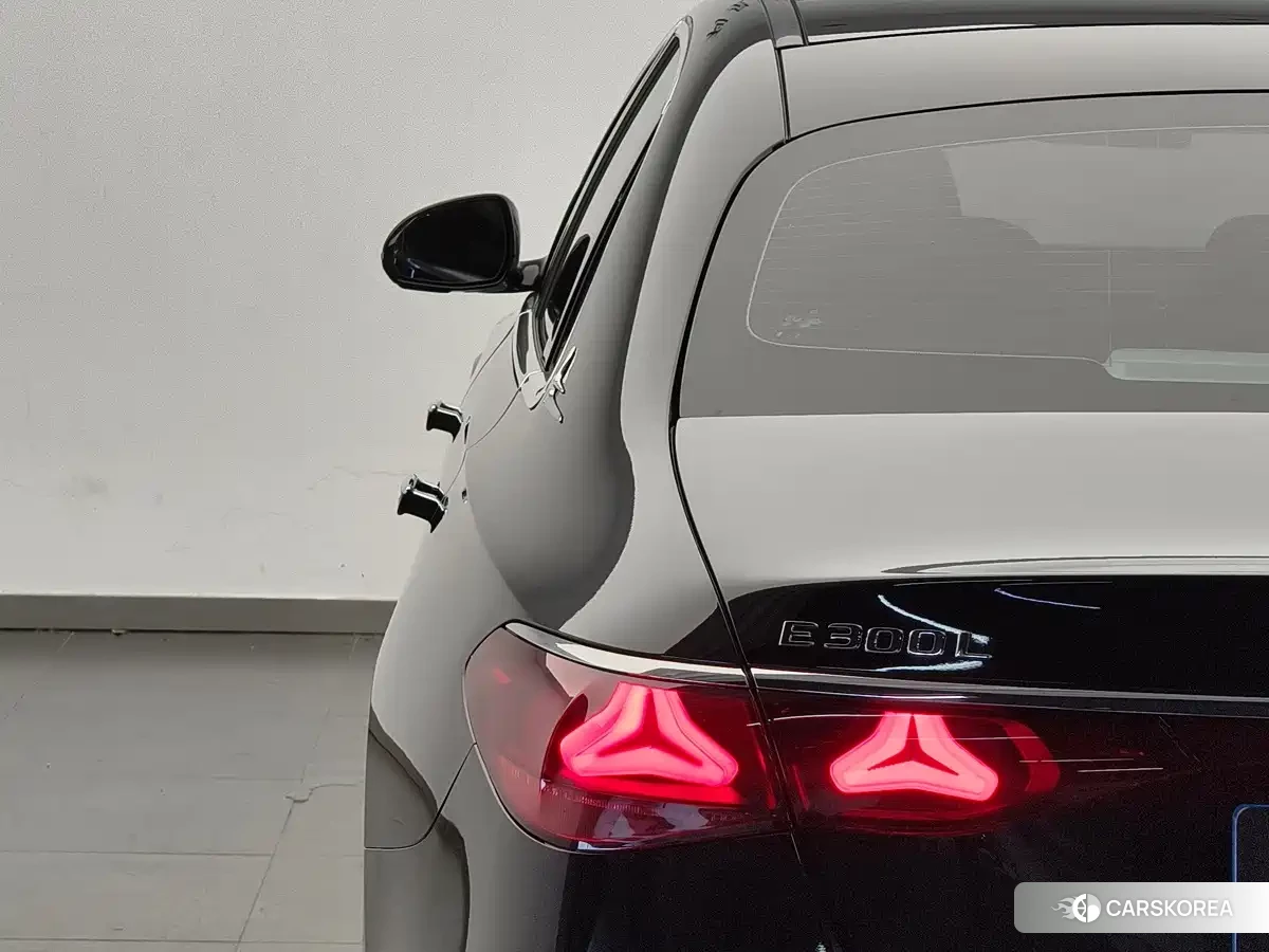 Mercedes-Benz E-Class 2024 Черный из Китая, фото 4