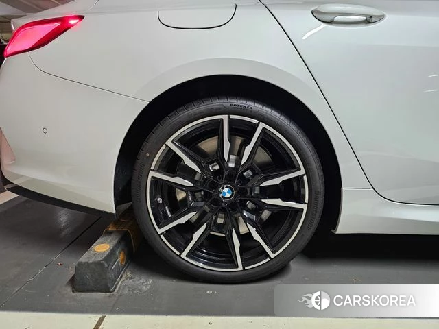 BMW 8 Series (G15) 2025 Белый из Кореи, фото 4