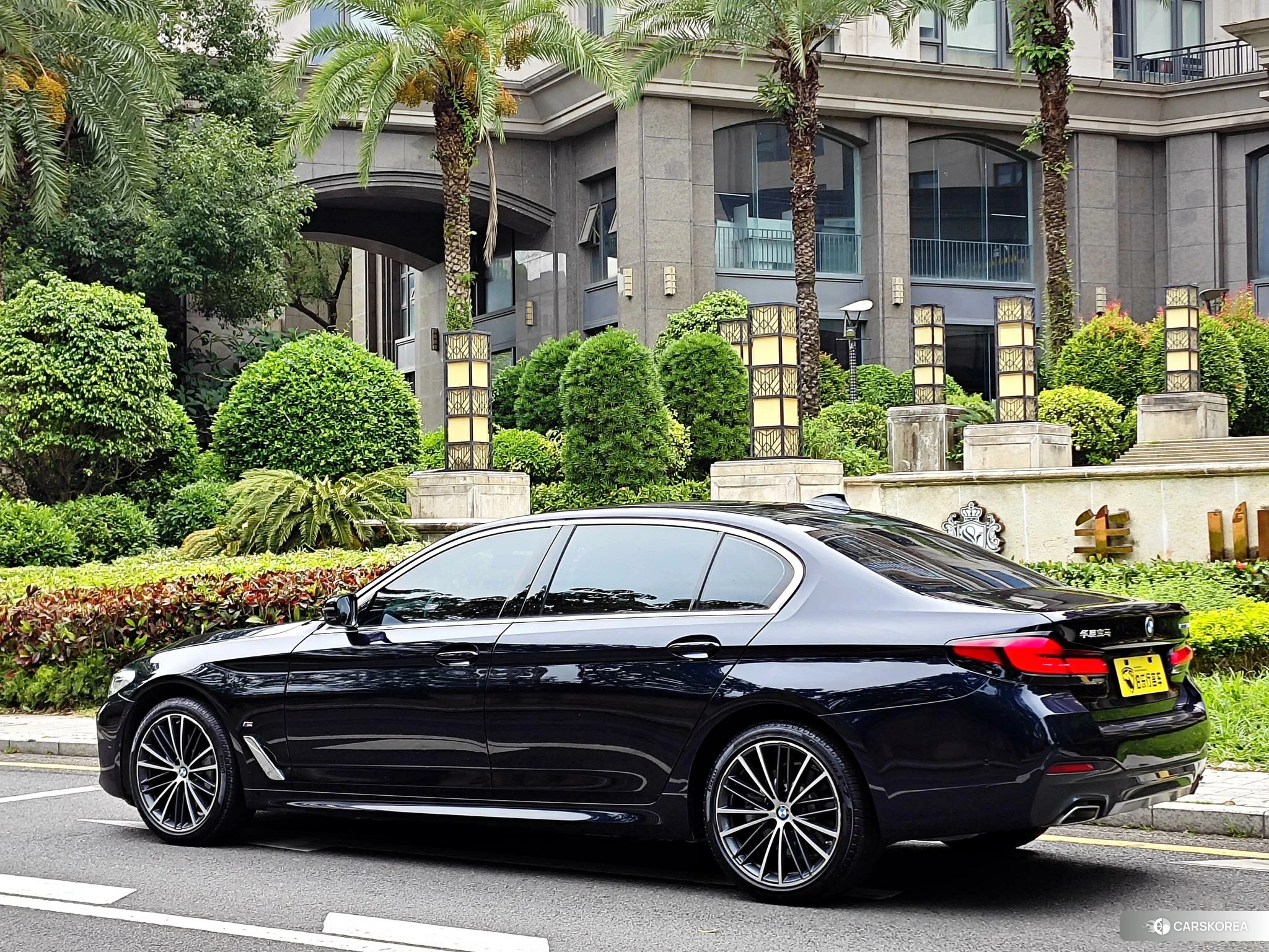BMW 5 series 2020 Черный из Китая, фото 4