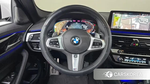 BMW 5 Series (G30) 2023 Белый из Кореи, фото 4