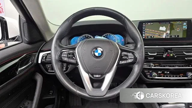 BMW 5 Series (G30) 2018 Белый из Кореи, фото 4