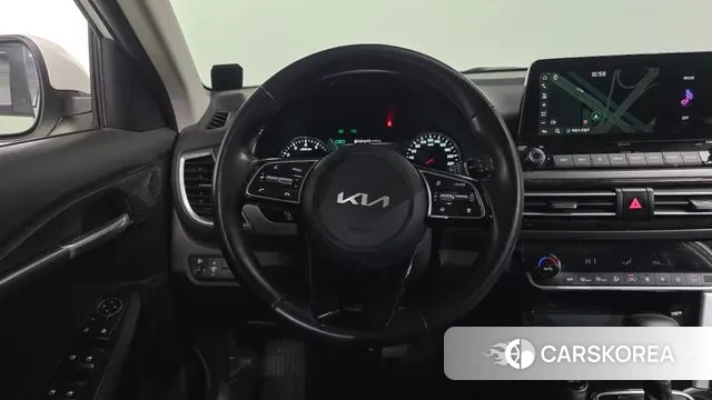 Kia Seltos 2022 Белый из Кореи, фото 4