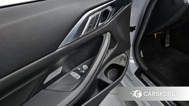 BMW 4 Series (G22) 2022 Светло-серебряный цвет из Кореи, фото 4