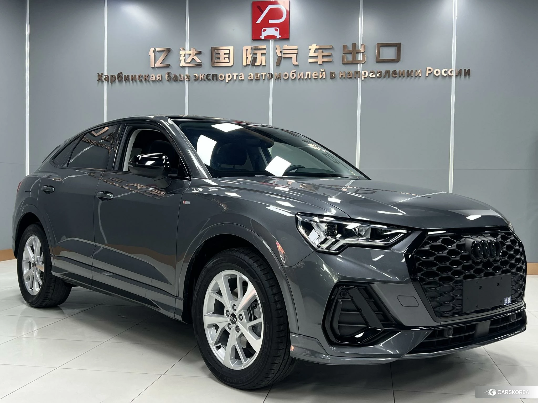 Audi Q3 Sportback 2022 Темно-серый из Китая, фото 4
