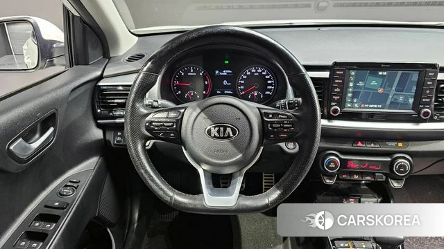 Kia Stonic 2018 Белый из Кореи, фото 4