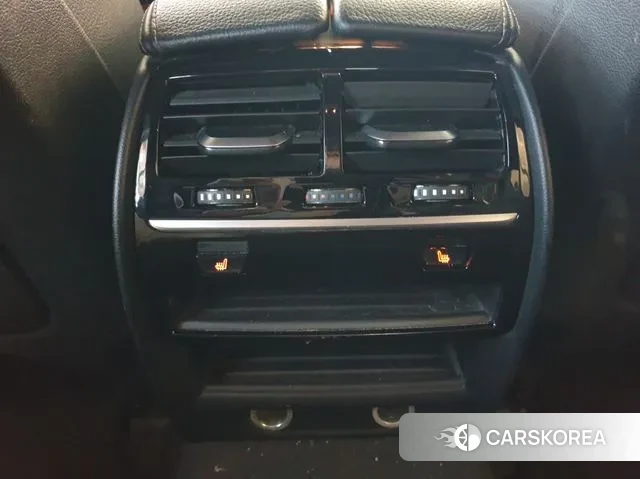 BMW 5 Series (G30) 2018 Серебристо-серый из Кореи, фото 4