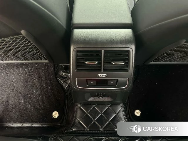 Audi A4 (import) 2021 Серебристо-серый из Китая, фото 4