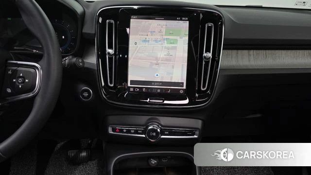 Volvo XC40 2023 Белый из Кореи, фото 4